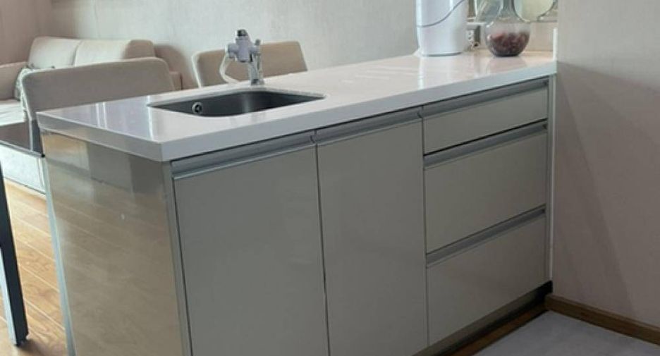 For sale 1 Beds condo in Sathon, Bangkok