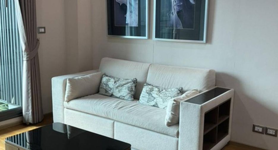 For sale 1 Beds condo in Sathon, Bangkok