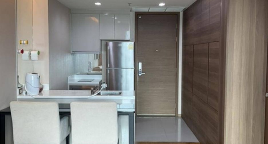 For sale 1 Beds condo in Sathon, Bangkok