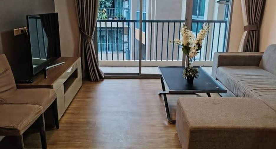 For rent 2 bedrooms condo in Yan Nawa, Bangkok