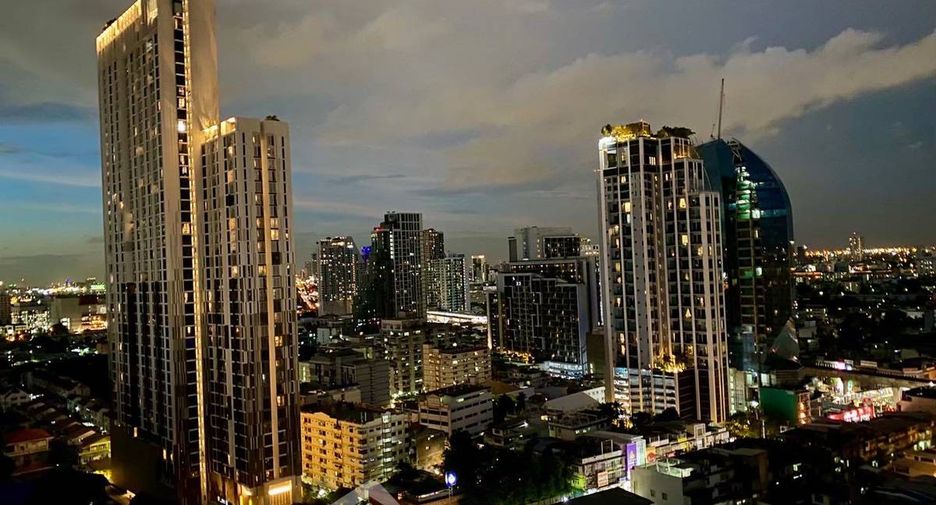 À louer et à vendre 2 chambres condo à Phaya Thai, Bangkok