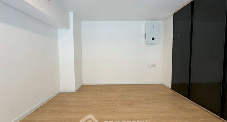 For sale 1 bed condo in Huai Khwang, Bangkok
