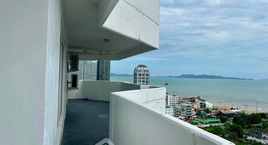 For sale 4 bedrooms condo in Jomtien, Pattaya