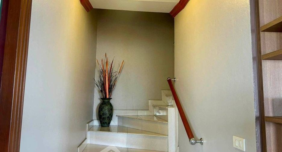 For sale 4 bedrooms condo in Jomtien, Pattaya