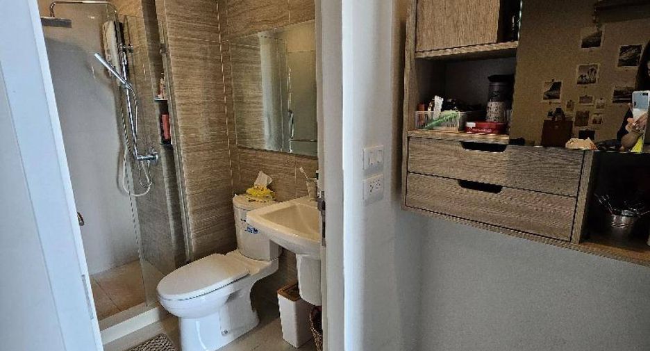 For sale 1 bed condo in Mueang Samut Prakan, Samut Prakan