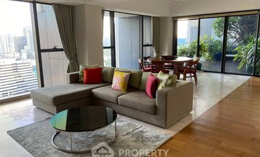For sale 3 ベッドルーム condo in Sathon, Bangkok