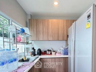Casa en venta de 4 habitaciones en Lat Krabang, Bangkok