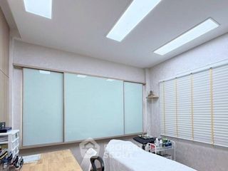 Casa en venta de 4 habitaciones en Lat Krabang, Bangkok
