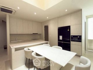 For sale 4 bedrooms house in Wang Thonglang, Bangkok