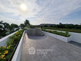 For sale 5 ベッドルーム villa in Bang Lamung, Chonburi