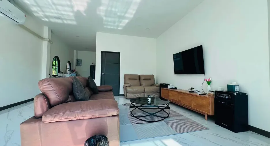 For sale 4 bedrooms villa in Tha Yang, Phetchaburi