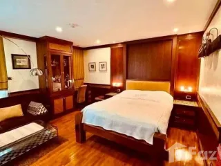 For rent 1 bed condo in Yan Nawa, Bangkok