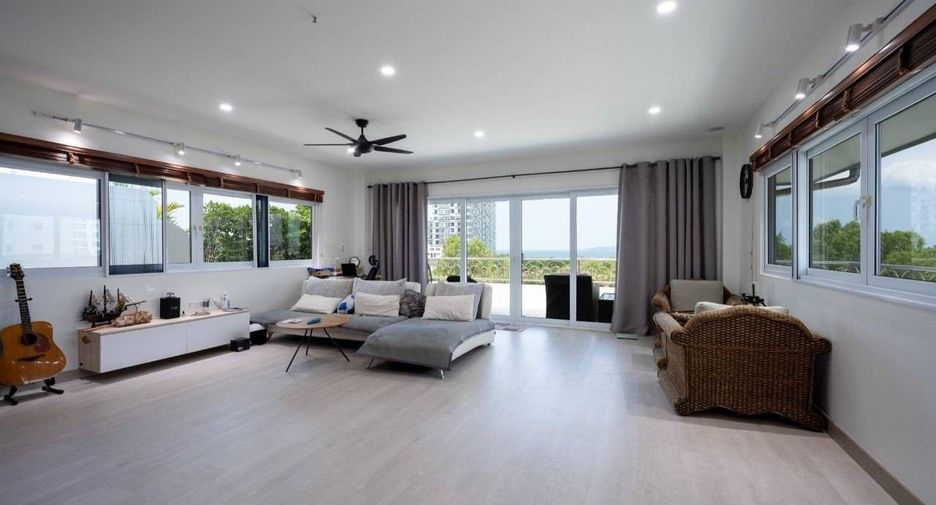 For sale 3 bedrooms condo in Bang Lamung, Chonburi