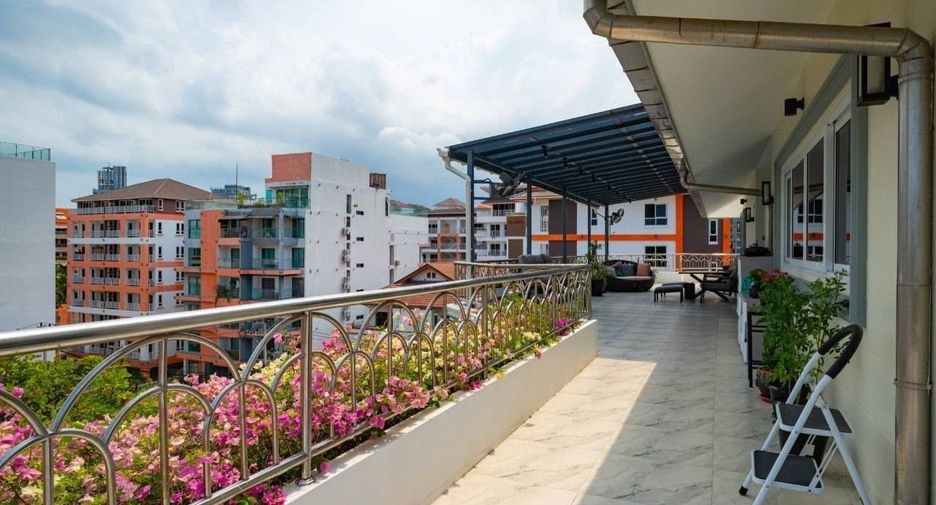 For sale 3 bedrooms condo in Bang Lamung, Chonburi