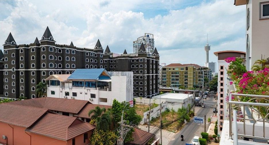 For sale 3 bedrooms condo in Bang Lamung, Chonburi