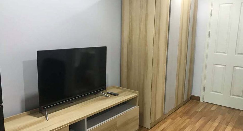 Wohnung zur Miete mit 1 Zimmer in Phra Khanong, Bangkok
