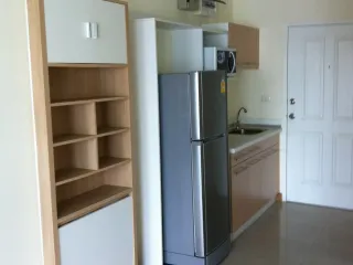 Wohnung zur Miete mit Studio in Phra Khanong, Bangkok