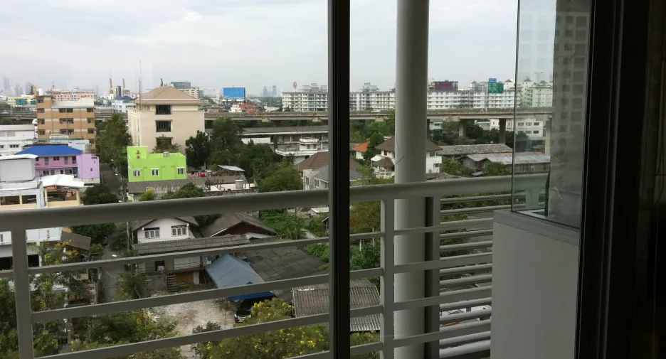 Wohnung zur Miete mit Studio in Phra Khanong, Bangkok