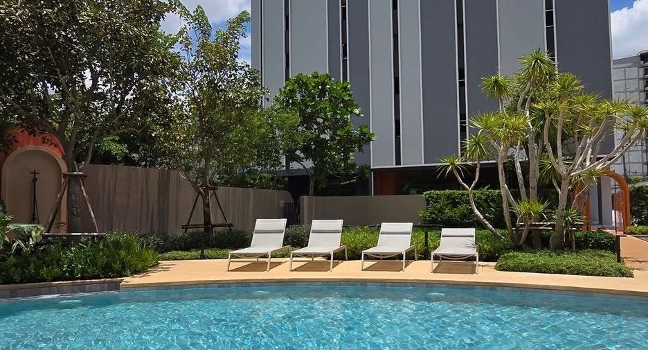 For rent 1 bed condo in Bang Kapi, Bangkok