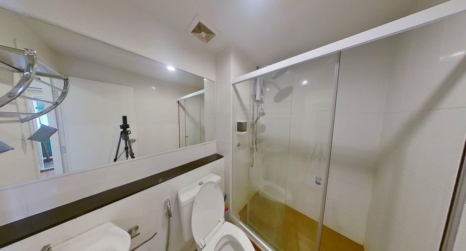 For rent 1 bed condo in Phra Khanong, Bangkok
