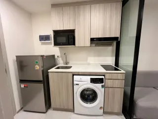 À louer studio condo à Bang Na, Bangkok