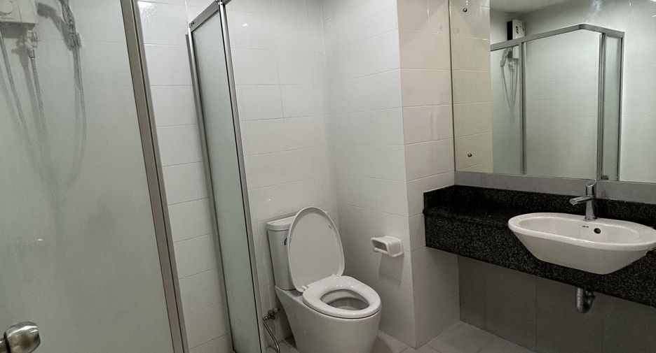 Wohnung zur Miete mit Studio in Phra Khanong, Bangkok