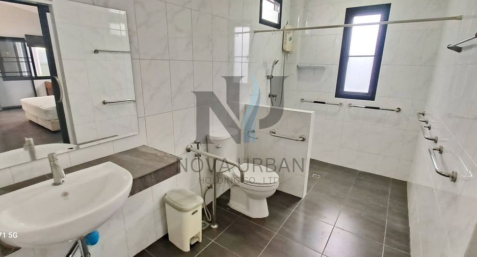 For sale 4 ベッドルーム house in Bang Lamung, Chonburi