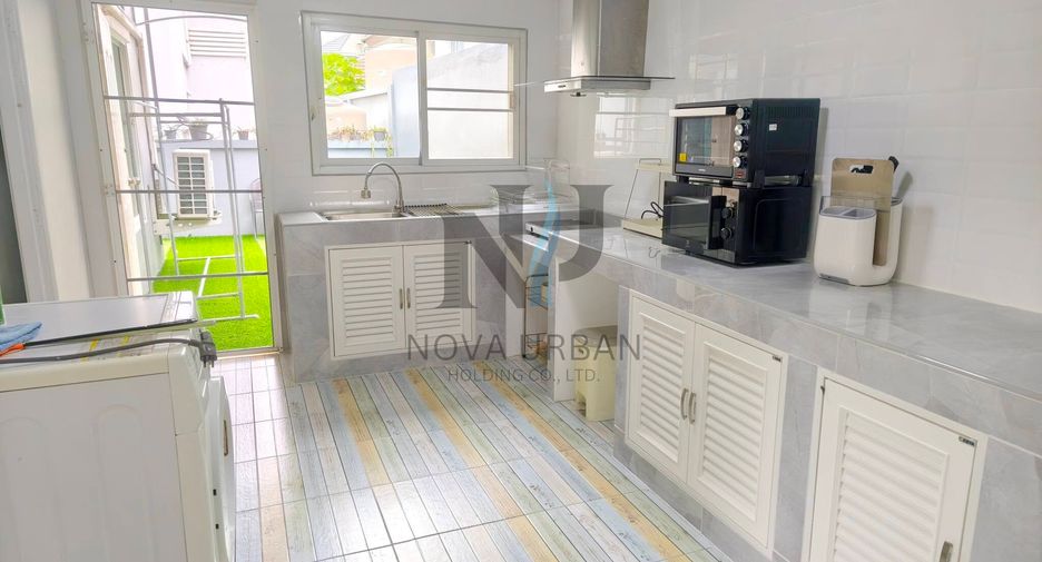 For sale 4 ベッドルーム house in Bang Lamung, Chonburi