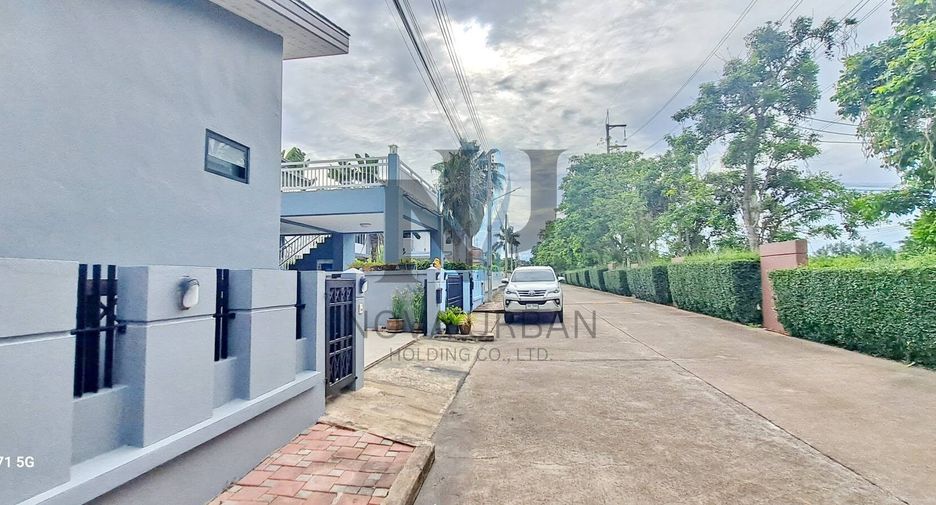 For sale 4 ベッドルーム house in Bang Lamung, Chonburi