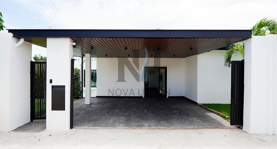 For sale 3 bedrooms villa in Bang Lamung, Chonburi