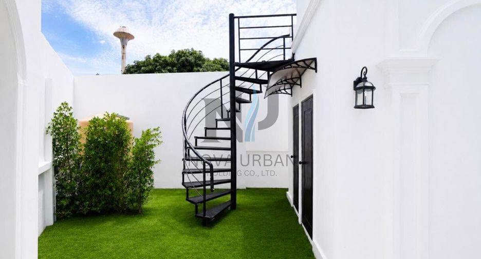 For sale 3 bedrooms villa in Bang Lamung, Chonburi