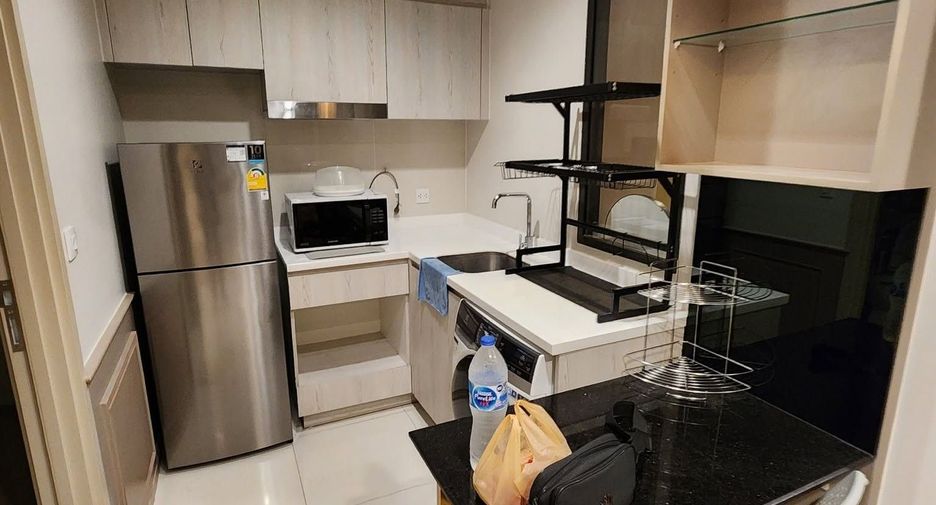 Wohnung zur Miete mit 1 Zimmer in Pathum Wan, Bangkok
