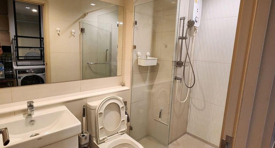 Wohnung zur Miete mit 1 Zimmer in Pathum Wan, Bangkok