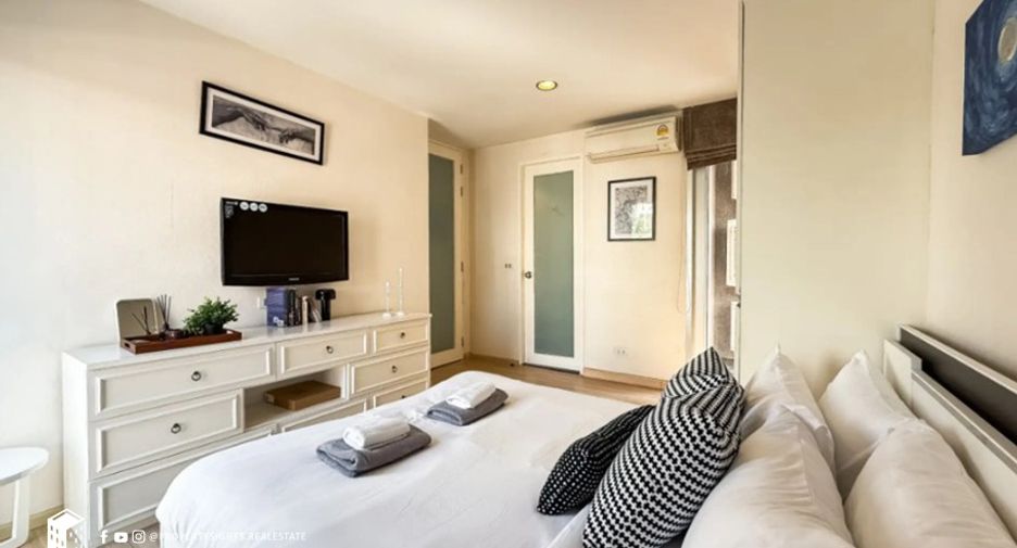 For rent 2 bedrooms condo in Pathum Wan, Bangkok