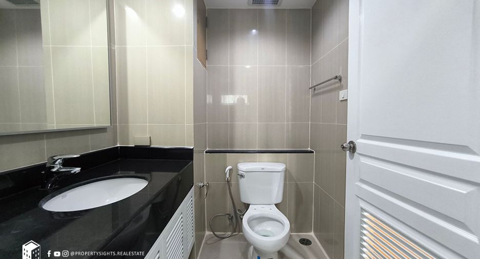 Condo en alquiler de 3 habitaciones en Khlong Toei, Bangkok