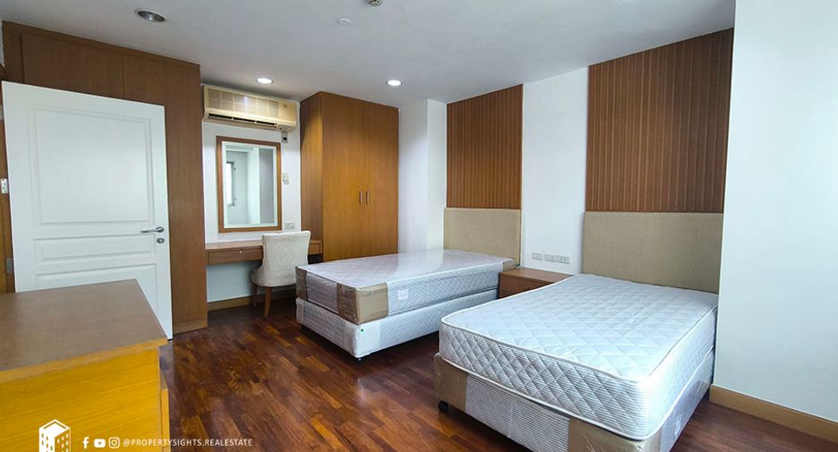 Condo en alquiler de 3 habitaciones en Khlong Toei, Bangkok