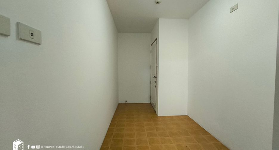 Condo en alquiler de 3 habitaciones en Khlong Toei, Bangkok