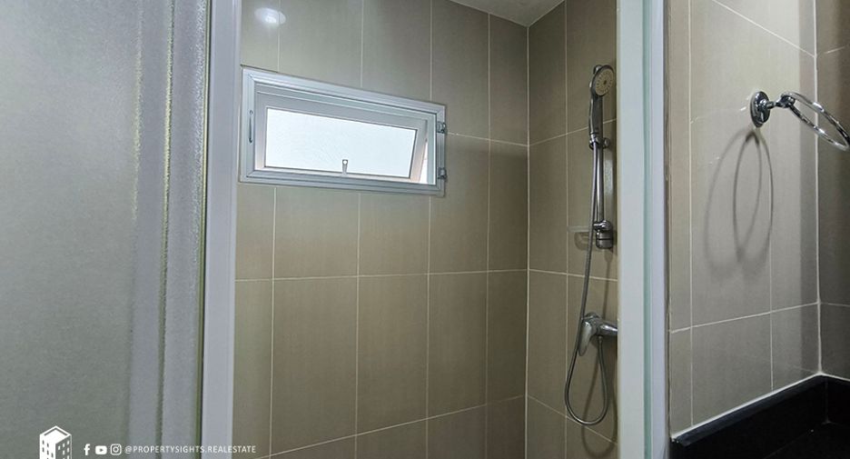 Condo en alquiler de 3 habitaciones en Khlong Toei, Bangkok