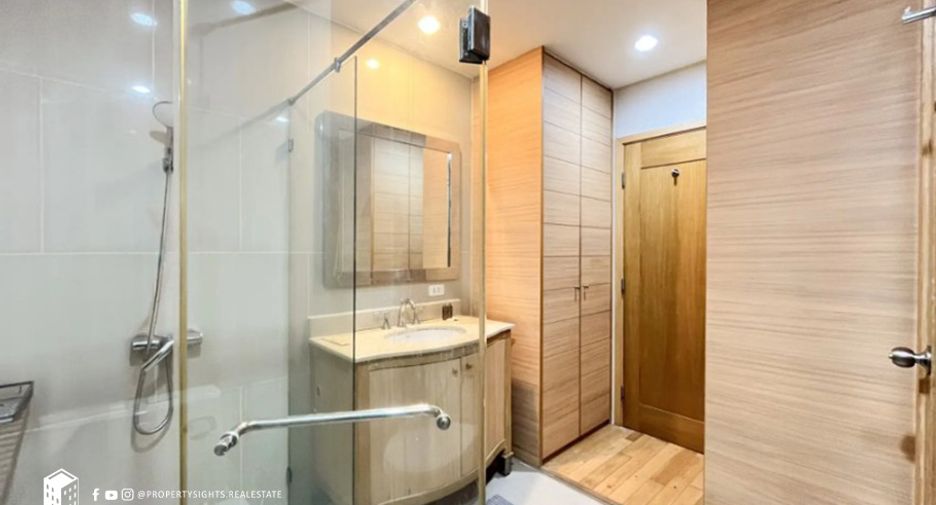 For rent 2 bedrooms condo in Sathon, Bangkok