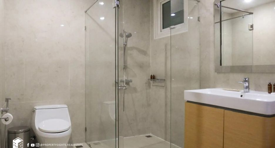 For rent 2 bedrooms condo in Sathon, Bangkok