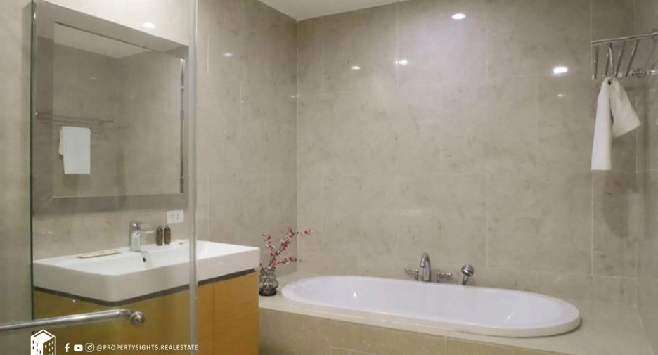 For rent 2 bedrooms condo in Sathon, Bangkok