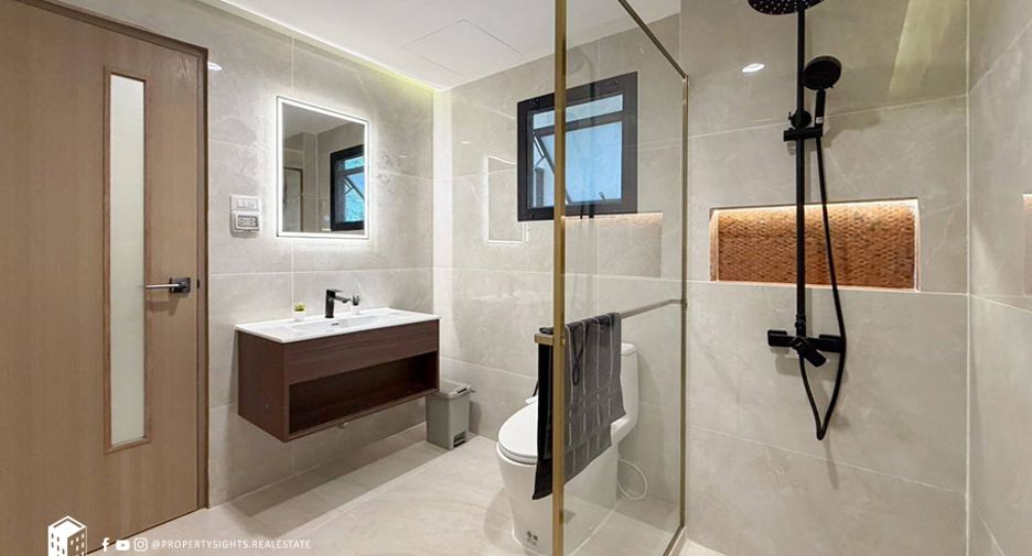 For sale 1 bed condo in Huai Khwang, Bangkok