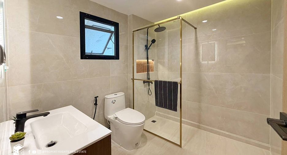 For sale 1 bed condo in Huai Khwang, Bangkok