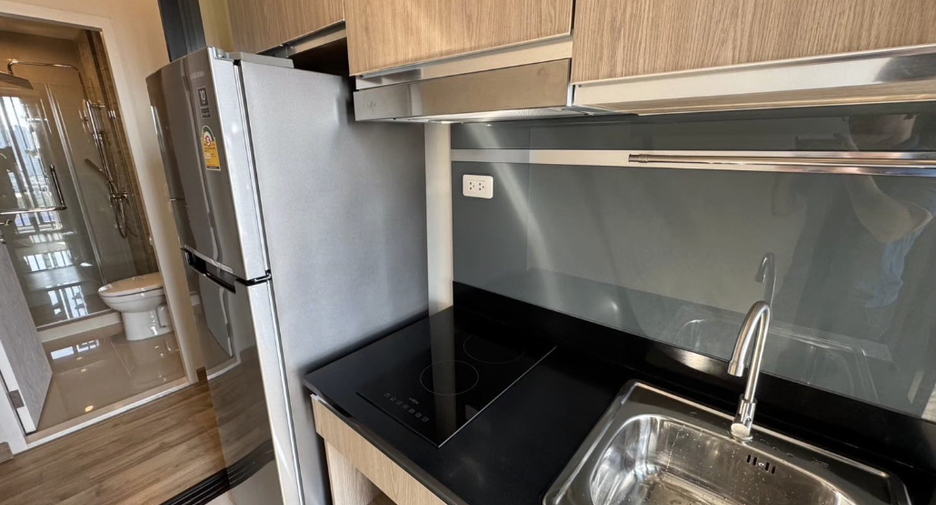 For rent 1 bed condo in Mueang Samut Prakan, Samut Prakan