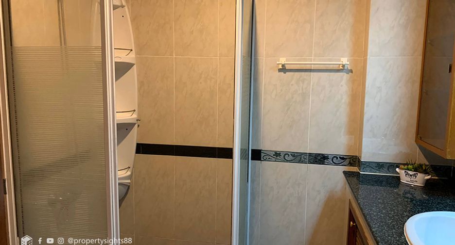 Аренда 3 спальни кондо в Кхлонг Тоеи, Бангкок