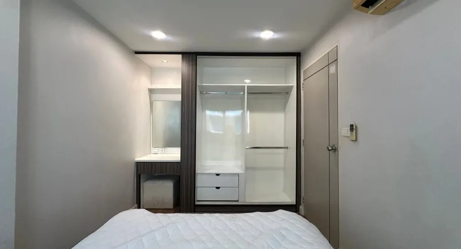 For rent 1 bed condo in Khlong San, Bangkok