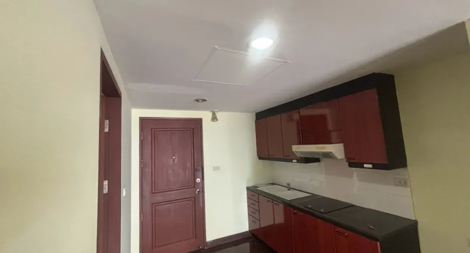 For sale 1 Beds condo in Khlong Toei, Bangkok