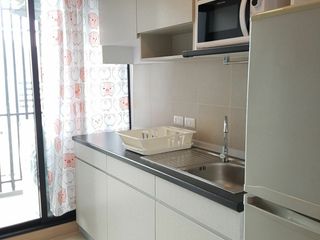 À louer studio condo à Thon Buri, Bangkok