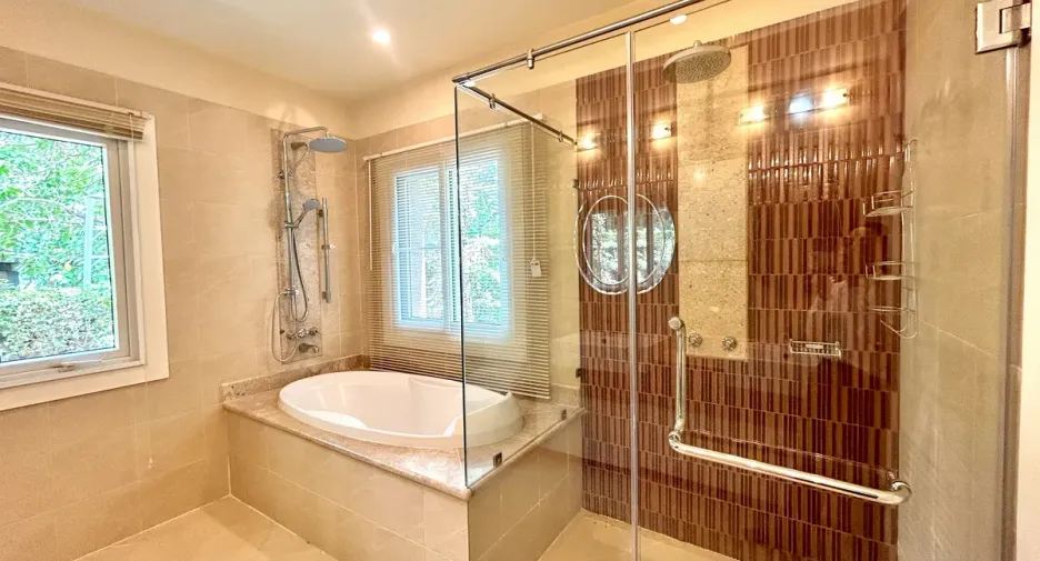 For rent and for sale 3 bedrooms house in Jomtien, Pattaya