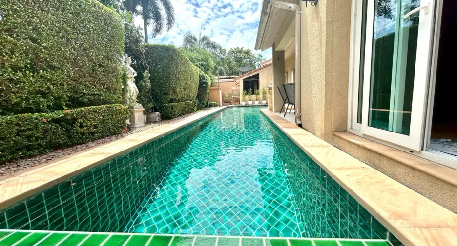 For rent and for sale 3 bedrooms house in Jomtien, Pattaya